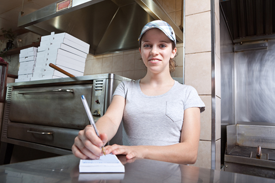 fast_food_worker_iStock_000013378473Small-a